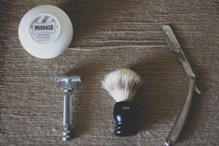 6 Easy Steps to a Perfect Straight-Razor Edge Lines