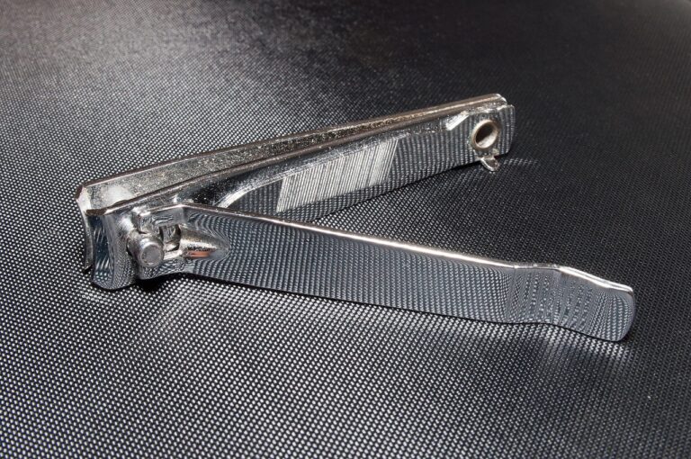 How to Quickly Fix Clipper Lines on a Fade