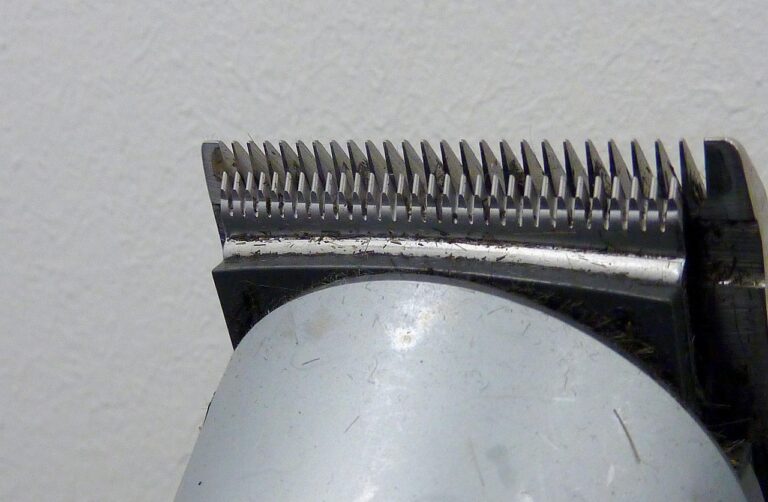 How to Fix a Trimmer That Won't Cut a Coarse Beard in 6 Easy Steps