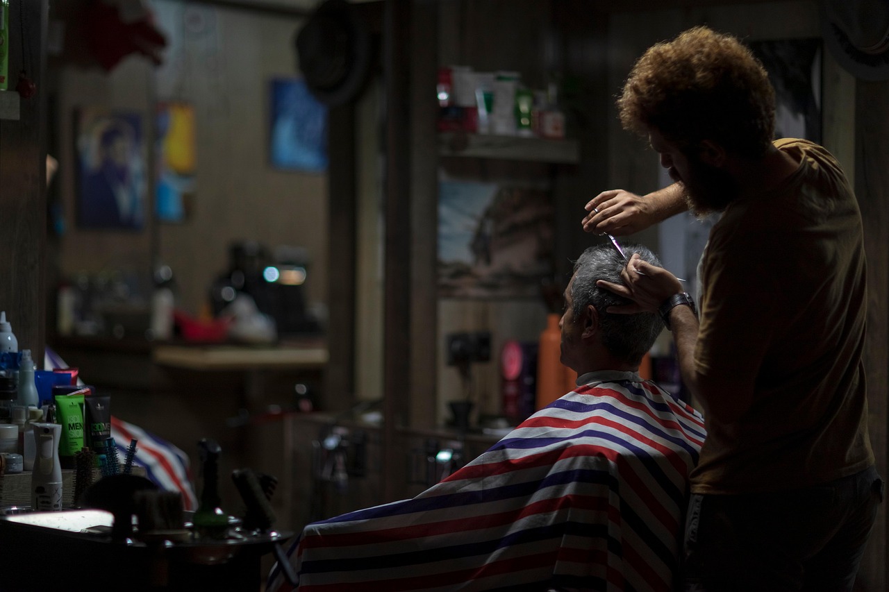 Stay Sharp, Hurt Less: Simple RSI Prevention for Barbers